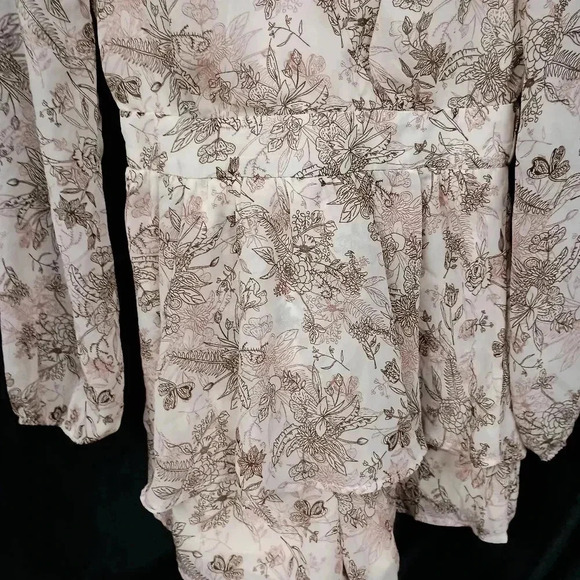 Long sleeve size small jumpsuit floral papaya brand - Picture 6 of 12